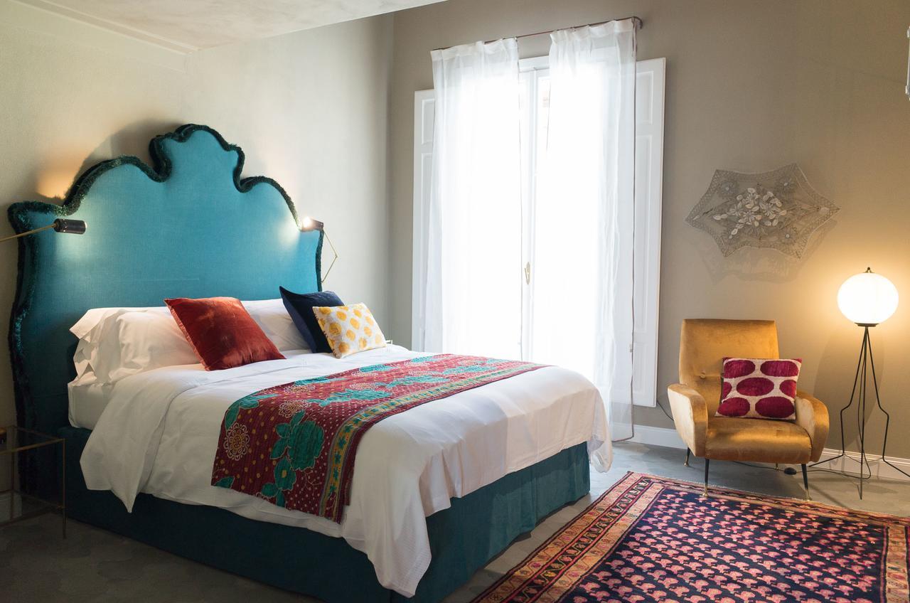 Family Room with Balcony,608889452:JPEG